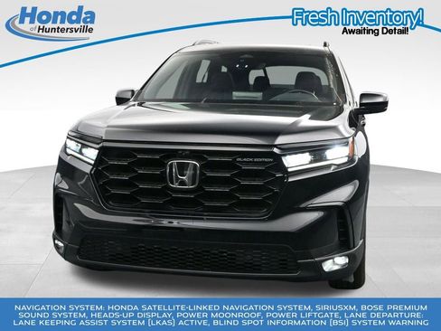 Used 2025 Honda Pilot Black Edition image 3