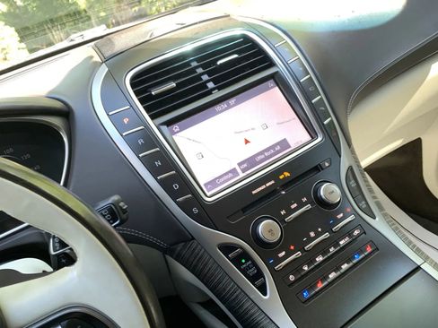 Used 2019 Lincoln Nautilus Black Label FWD image 16
