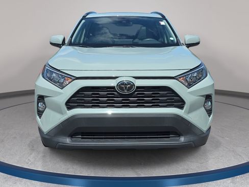 Used 2019 Toyota RAV4 XLE Premium FWD image 2