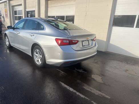 Used 2018 Chevrolet Malibu LS FWD image 8