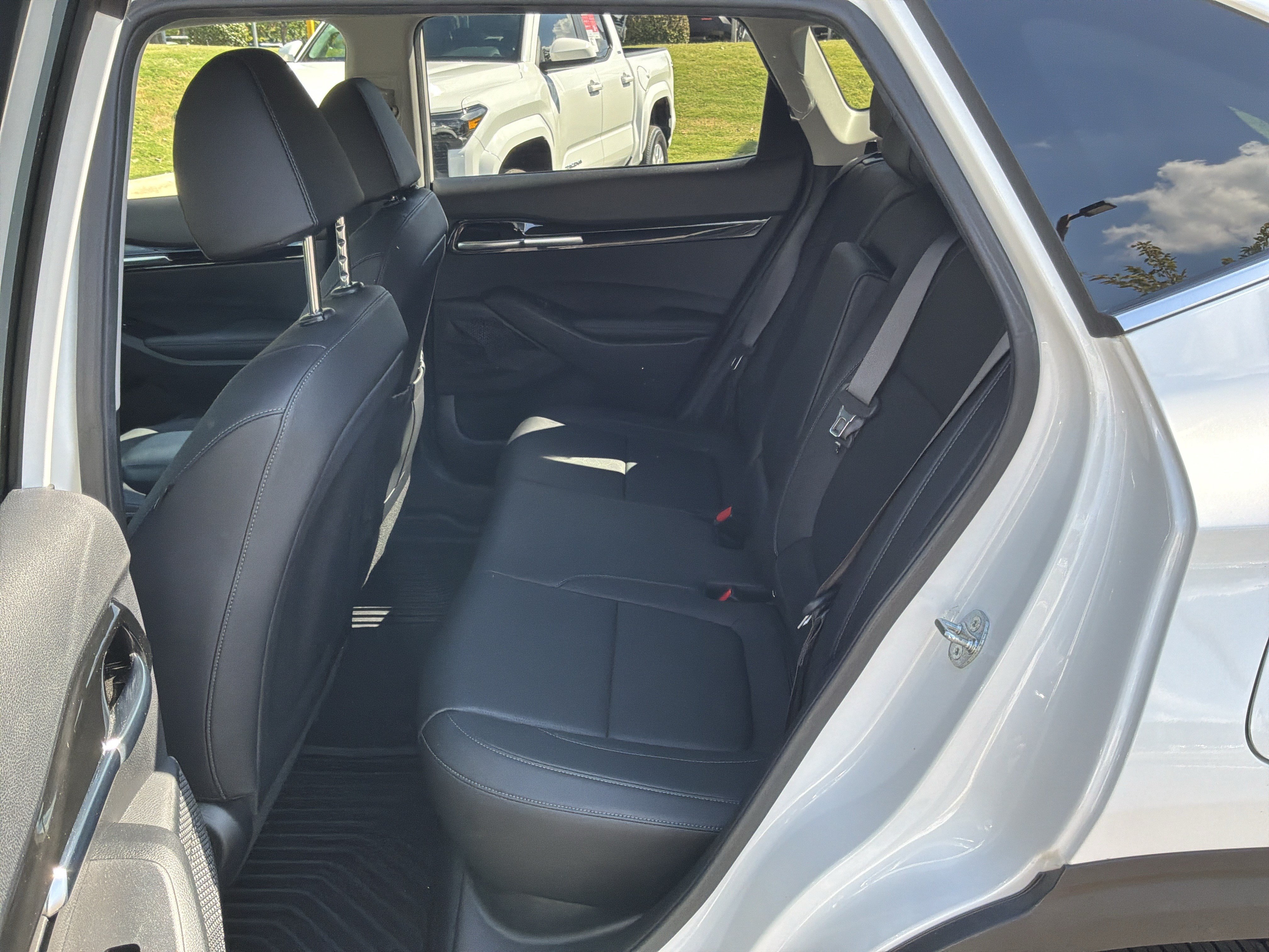 Used 2024 Kia Seltos EX FWD image 30