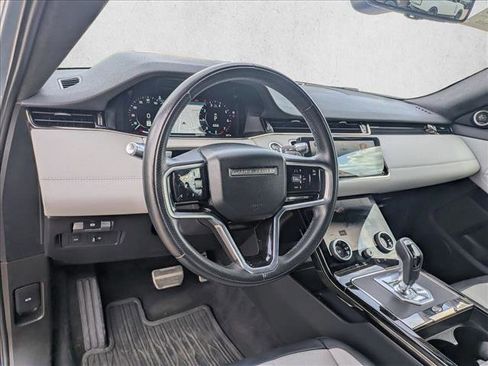Certified 2022 Land Rover Range Rover Evoque R-Dynamic SE image 10