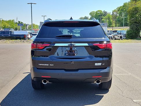 Used 2022 Chevrolet Traverse LT AWD/4WD image 5