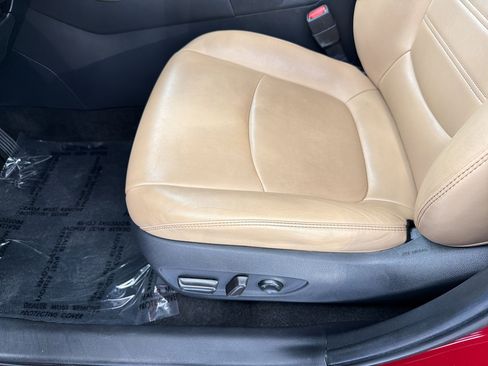 Used 2019 Toyota RAV4 XLE Premium FWD image 14