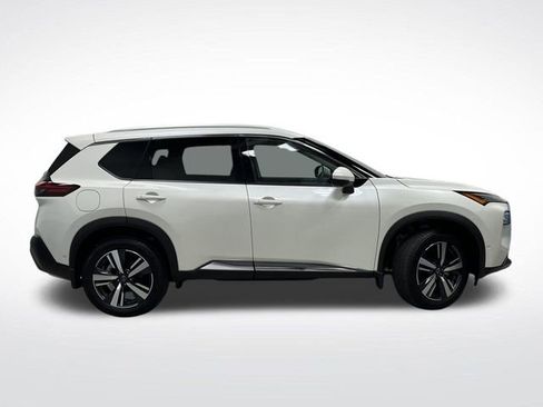 Used 2023 Nissan Rogue SL w/ SL Premium Package image 2