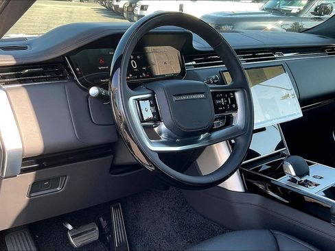 New 2026 Land Rover Range Rover SE image 10
