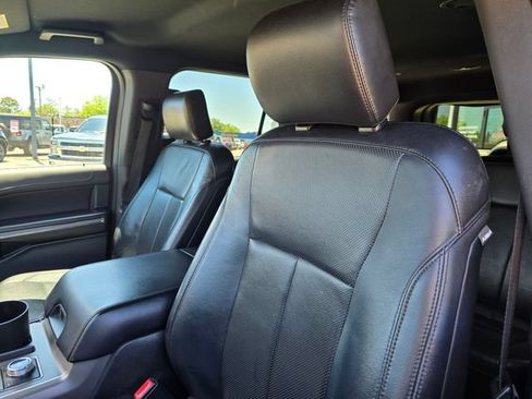 Used 2018 Ford Expedition XLT AWD/4WD image 6
