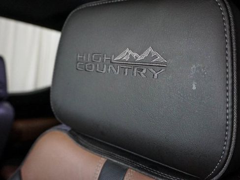 Used 2019 Chevrolet Silverado 1500 High Country w/ Technology Package image 13