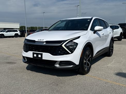Used 2023 Kia Sportage EX FWD image 2