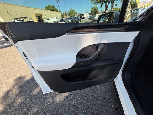 Used 2022 Tesla Model X AWD/4WD image 32
