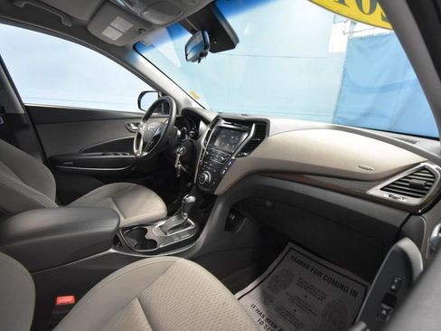 Used 2017 Hyundai Santa Fe SE FWD image 24