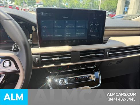Used 2025 Lincoln Corsair Grand Touring AWD/4WD image 14