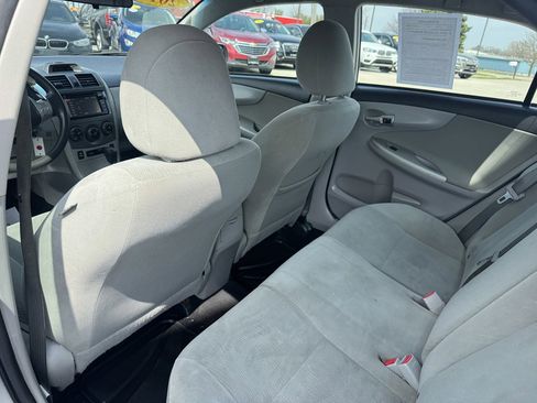 Used 2013 Toyota Corolla LE image 19