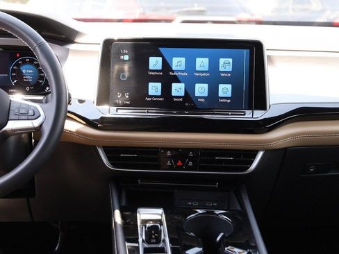 Used 2024 Volkswagen Atlas Cross Sport SE w/ Panoramic Sunroof Package AWD/4WD image 25