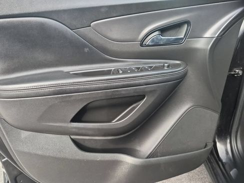 Used 2021 Buick Encore Preferred FWD image 12