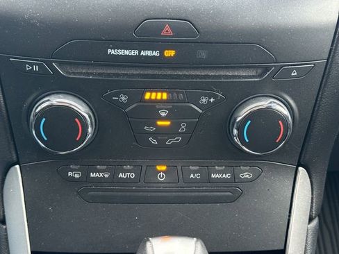 Used 2016 Ford Edge SEL image 31