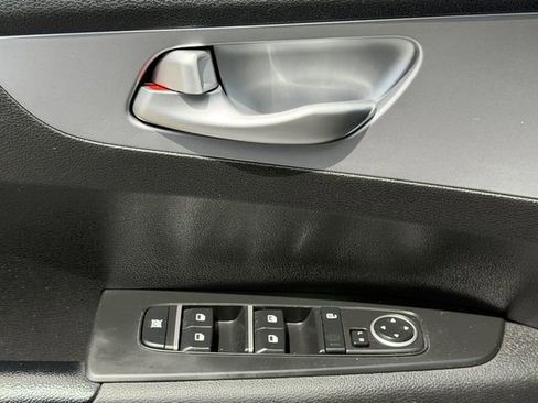 Used 2023 Kia Forte LXS FWD image 21