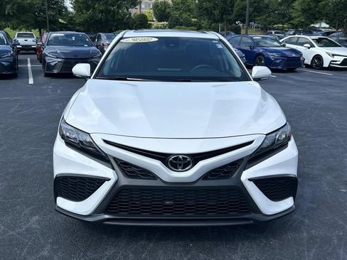 Used 2024 Toyota Camry SE w/ Cold Weather Package FWD image 9