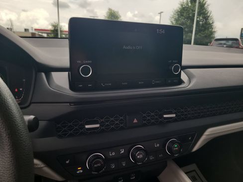 Certified 2024 Honda Accord EX image 17