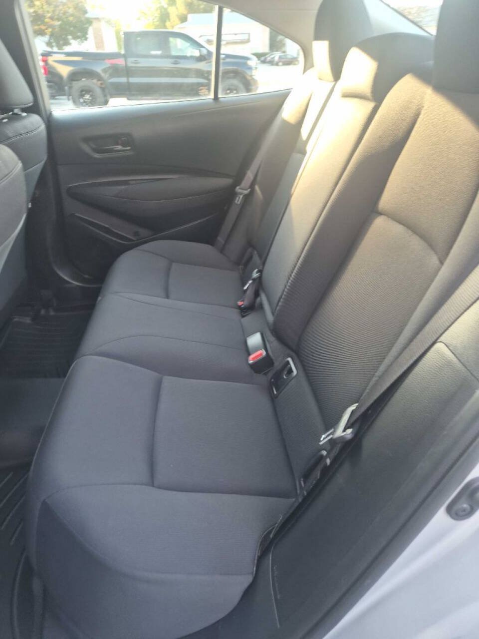 Used 2025 Toyota Corolla LE FWD image 11