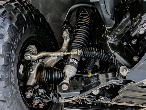 Used 2025 Toyota Tacoma TRD Off-Road image 14