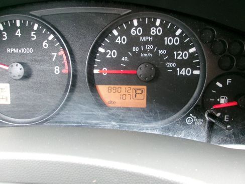 Used 2021 Nissan Frontier SV AWD/4WD image 2