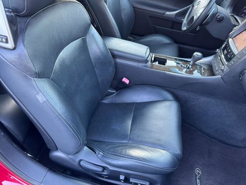 Used 2011 Lexus IS 250C w/ Luxury Pkg RWD image 35