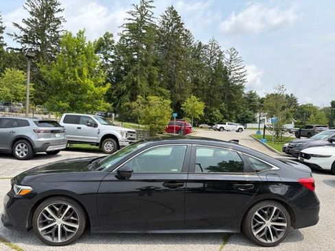 Used 2024 Honda Civic Touring image 4