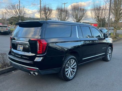 Used 2021 GMC Yukon XL Denali w/ Denali Premium Package image 7