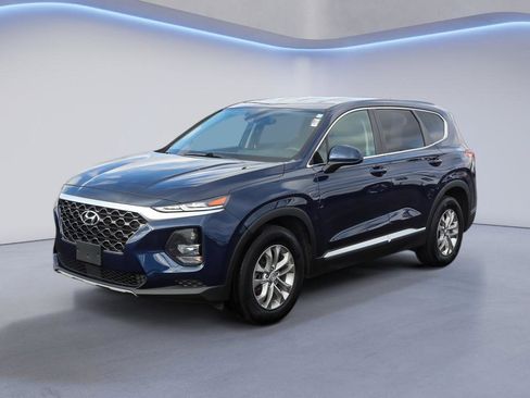 Used 2019 Hyundai Santa Fe SE image 2