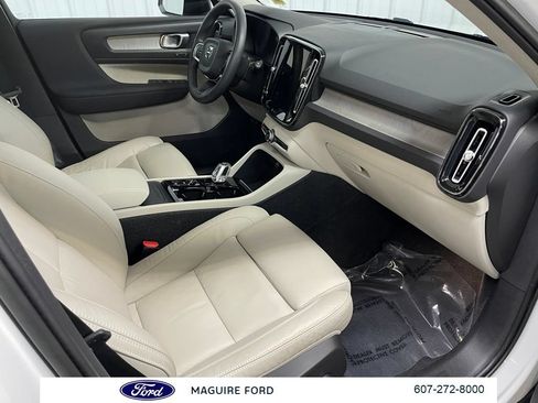 Used 2023 Volvo XC40 B5 Plus w/ Driver Assist Package AWD/4WD image 26