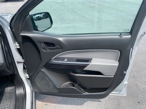 Used 2018 Chevrolet Colorado W/T w/ WT Convenience Package AWD/4WD image 19