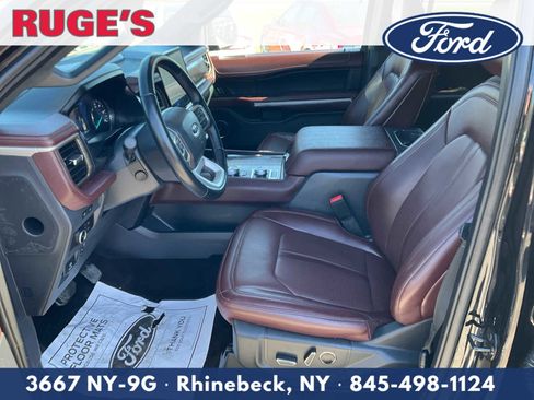 Certified 2023 Ford Expedition Limited image 18