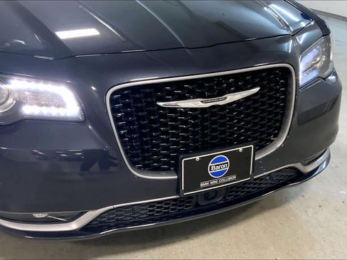 Used 2019 Chrysler 300 S w/ 300S Premium Group image 32