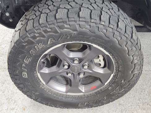 Used 2020 Jeep Gladiator Rubicon image 11