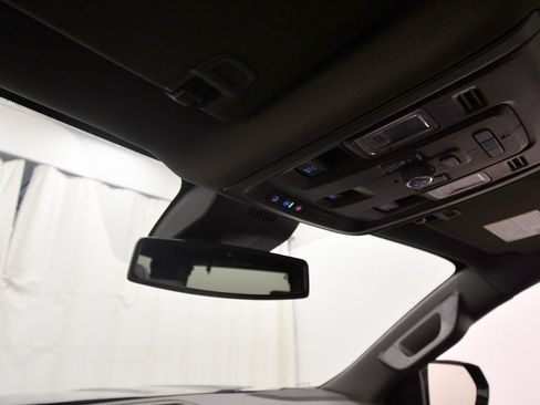 Used 2023 GMC Yukon SLT image 29