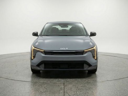 Used 2025 Kia K4 FWD image 2