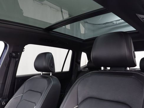 Used 2022 Volkswagen Tiguan SEL R-Line image 14