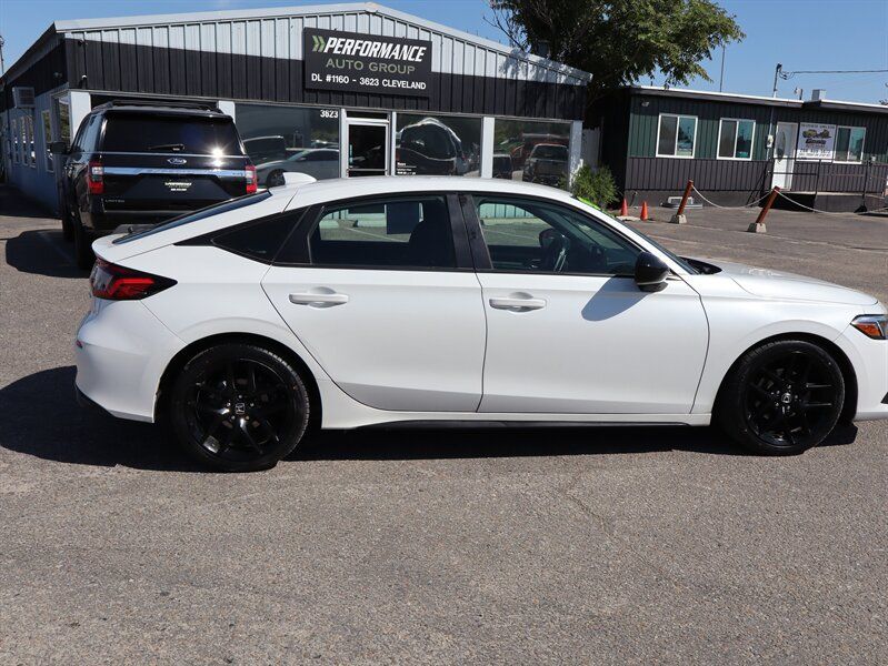 Used 2023 Honda Civic Sport image 8