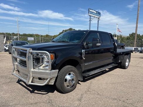 Used 2021 Ford F350 Lariat w/ Lariat Value Package AWD/4WD image 3