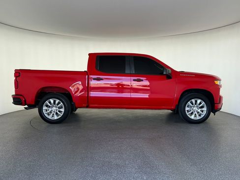 Used 2022 Chevrolet Silverado 1500 Custom w/ Safety Confidence Package image 2