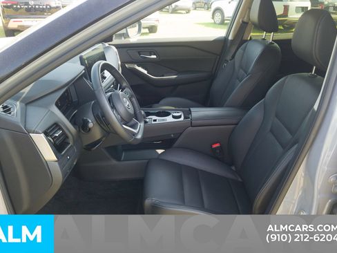 Used 2024 Nissan Rogue SL w/ SL Premium Package AWD/4WD image 7