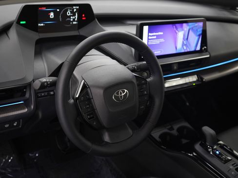 Used 2025 Toyota Prius Limited image 18