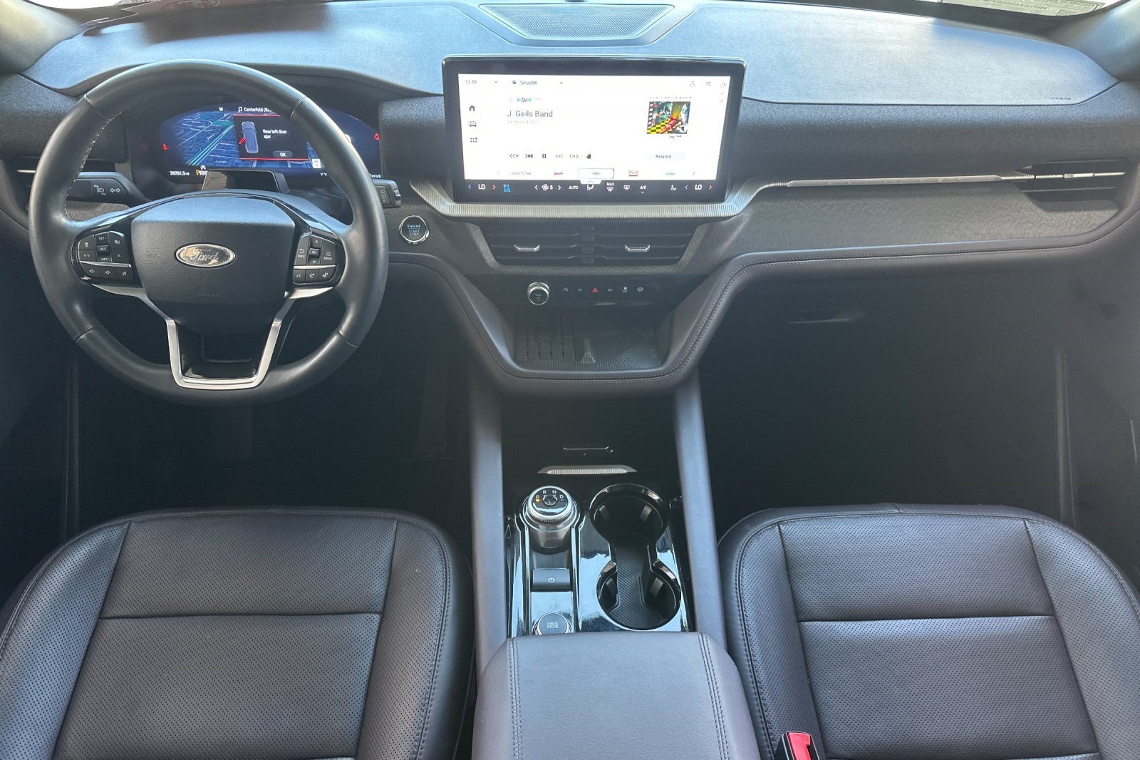 Used 2025 Ford Explorer Platinum w/ LUX Leather Package AWD/4WD image 16