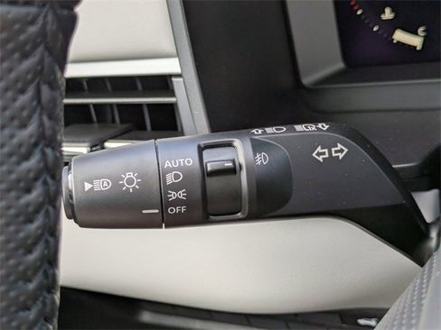 New 2025 Mitsubishi Outlander SE image 28