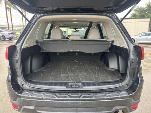 Used 2019 Subaru Forester Premium AWD/4WD image 8