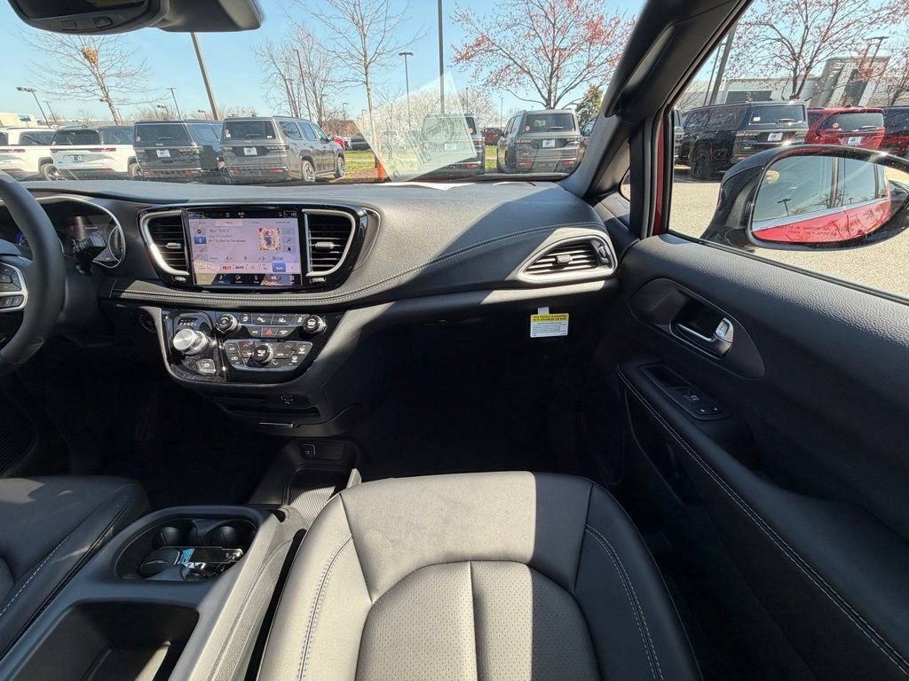 New 2026 Chrysler Pacifica Select FWD image 15