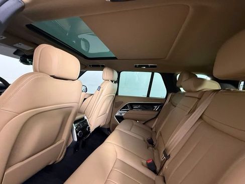 Used 2025 Land Rover Range Rover SE AWD/4WD image 30