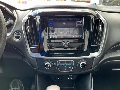 Used 2021 Chevrolet Traverse LS AWD/4WD image 14