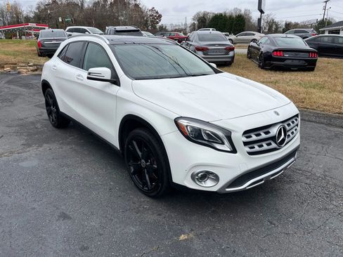 Used 2018 Mercedes-Benz GLA 250 GLA 250 Sport Utility 4D image 2